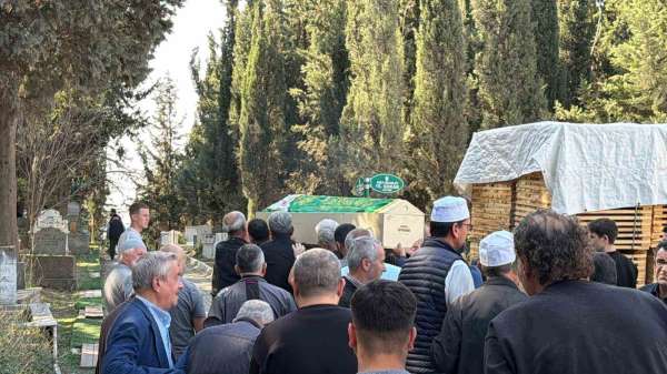 Manisa'daki feci kazada hayatını kaybeden 11 kişi son yolculuğuna uğurlandı