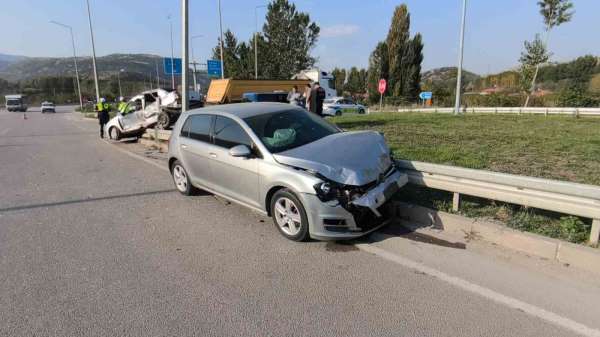 Tokat'ta otomobiller çarpıştı: 4 yaralı