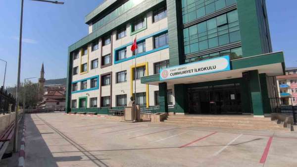 Tokat'ta sağlık şikayetlerinin ardından okullarda dezenfeksiyon çalışması