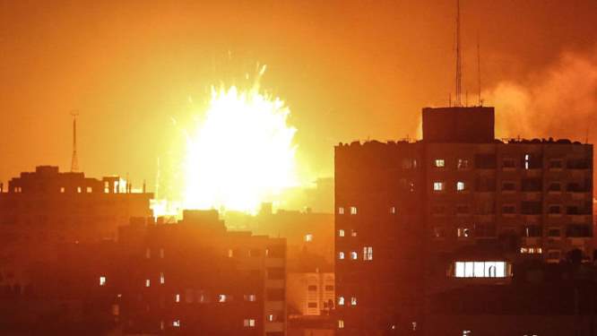 İsrail Savaş Uçakları Televizyon Kanalına Saldırdı