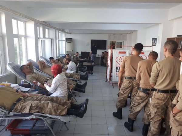 30 komando kan bağışında bulundu 