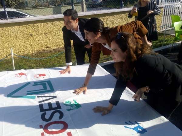 Alaçam'da lösemili çocuklar için stant açıldı