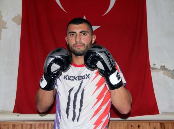 Azerbaycanlı Aykhan Mammadov, 2019 Dünya Kick Boks Şampiyonası'na Giresun'da haz
