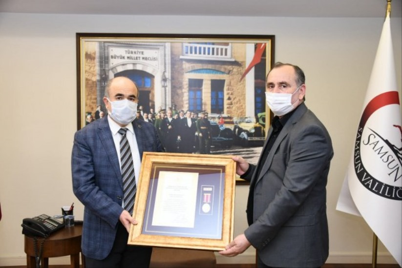 Samsunlu Şehit Gürpınar'ın babasına devlet övünç madalyası