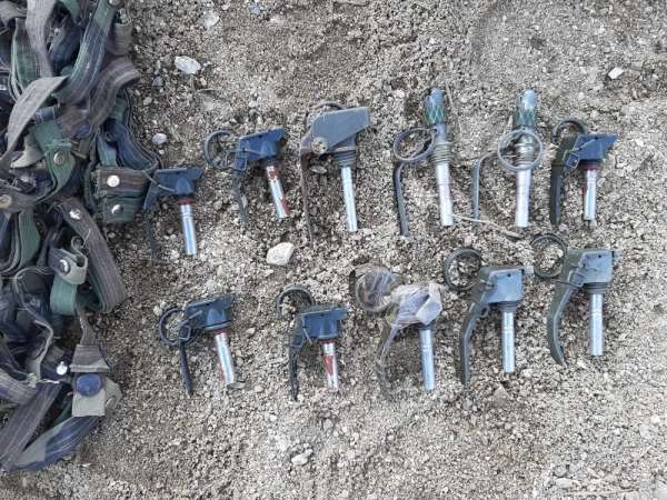 Başkale'de terör örgütüne ait silah ve patlayıcı ele geçirildi