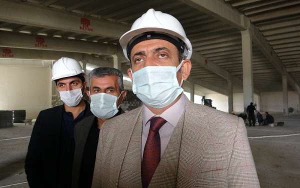 Başkan Tanış ayakkabı fabrikasındaki çalışmaları inceledi