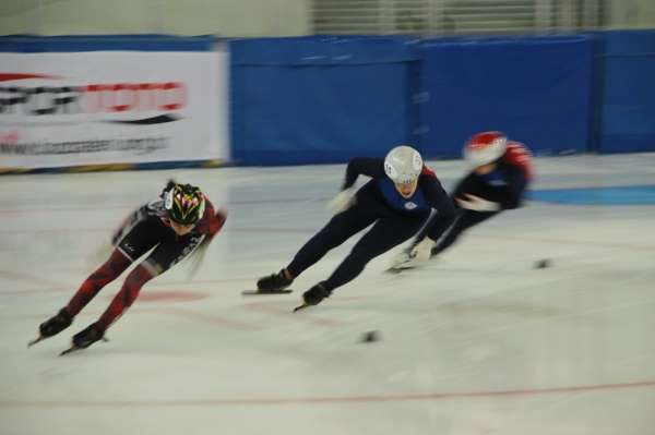 Short Track Nene Hatun Kupası yarışları 165 sporcuyla Erzurum'da başladı