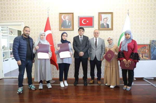 Iğdır Üniversitesinde Cezayirli araştırmacılara sertifika