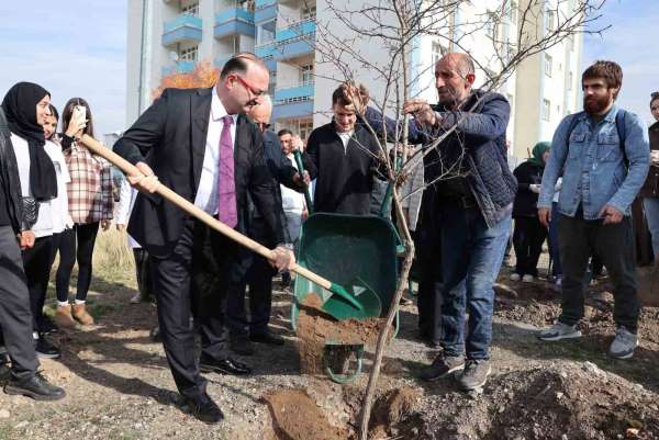 Atatürk Üniversitesinden millî ağaçlandırma gününe destek