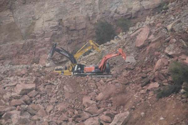 Ordu'da göçük altında kalan kamyon şoförünün cenazesine ulaşıldı