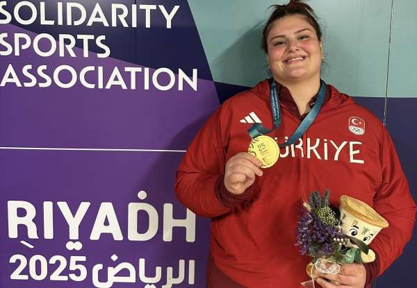 Rektör Kibar'dan judonun altın kızı Hilal Öztürk'e tebrik