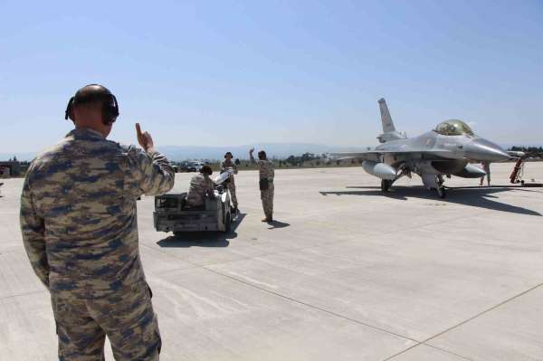 Uçak kazasında Merzifon 5. Ana Jet Üssü '10 şehit' verdi