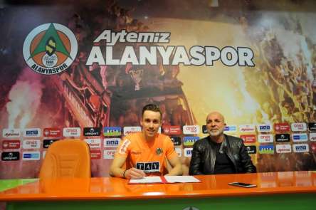 Alanyaspor Josef Sural'ı renklerine bağladı