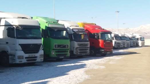 (Özel) Dondurucu soğukta 26 gündür Özbekistan'a geçmeyi bekliyorlar