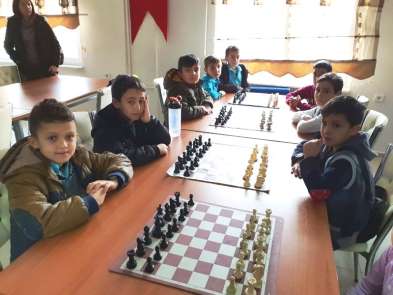Hisarcık Atatürk İlkokulu satranç takımı bölge ikincisi 