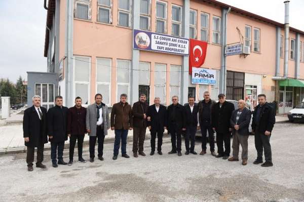 Asfalt çalışmalarını incelemeyen Aşgın; 'Esnafımıza verdiğimiz sözleri yerine ge