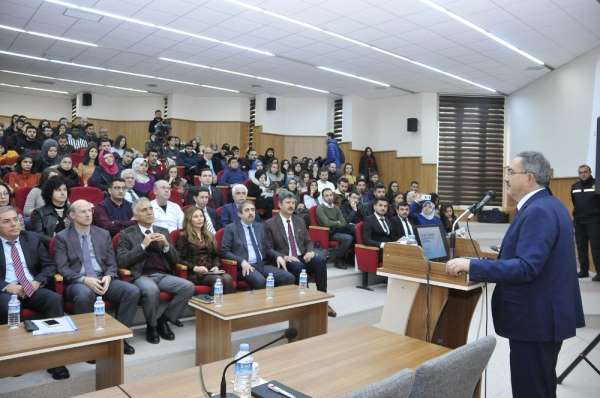 Selçuk'ta 'Ekonomik Söyleşiler' programı düzenlendi 