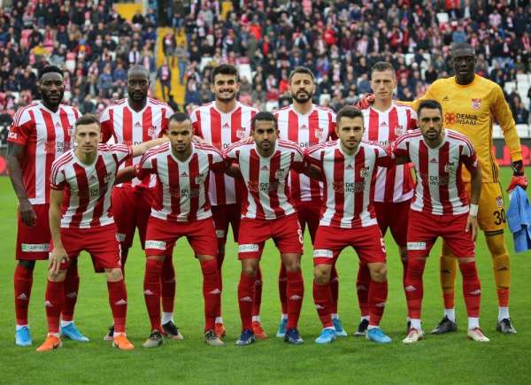 Sivasspor'da 4 futbolcu sarı kart sınırında 