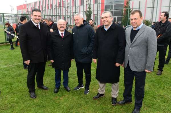 Vali Çakacak ve Rektör Çomaklı'dan Eskişehirsporlu futbolculara ziyaret 
