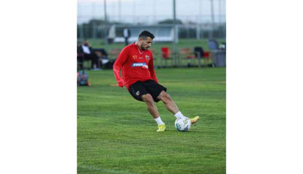 Kayserispor'da Onur Bulut ve Emrah Başsan'ın sözleşmeleri uzatılıyor