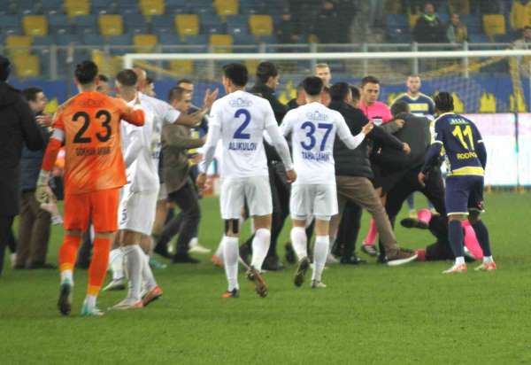 Süper Lig kulüpleri, Halil Umut Meler'e yapılan saldırıyı kınadı