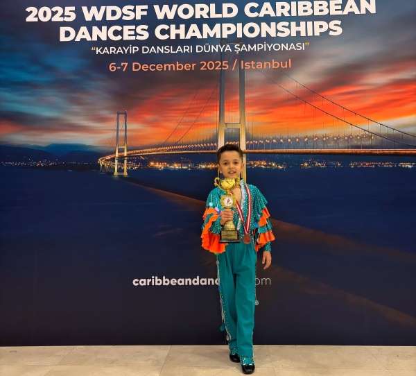 Denizli'nin gururu Toprak, 7 yaşında dünya üçüncüsü oldu