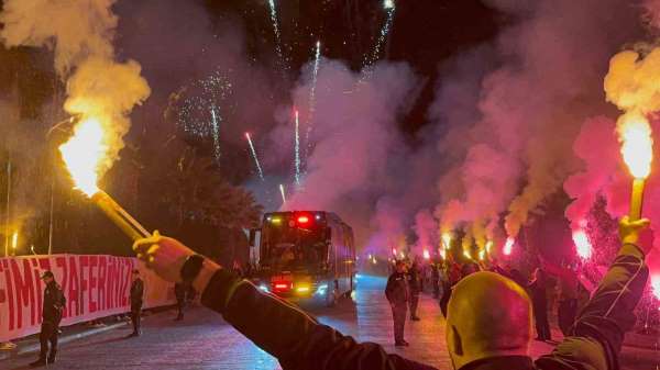Galatasaray, Antalya'da Şampiyonlar Ligi müziğiyle karşılandı
