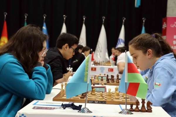 Gaziantep'te satranç tarihine geçen çifte şampiyona heyecanı sürüyor