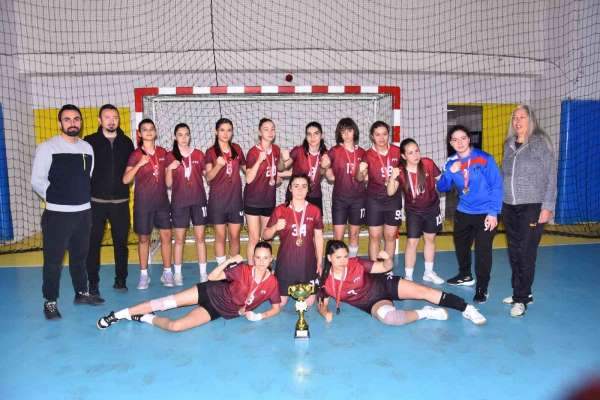 Okul Sporları Hentbol Yıldız Kızlar Müsabakaları sona erdi