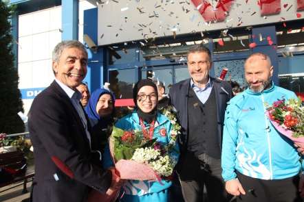 Avrupa Şampiyonu genç bayan karateciye coşkulu karşılama