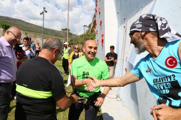 Başkan Soyer, Macera Park'ı gezdi, spor tırmanışı yaptı