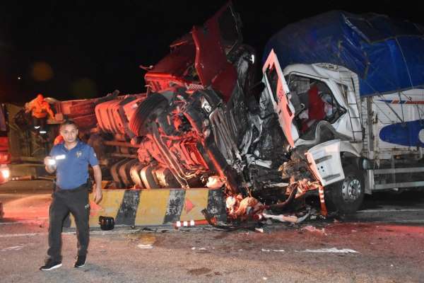 Kırıkkale'de trafik kazası: 2 ölü, 17 yaralı