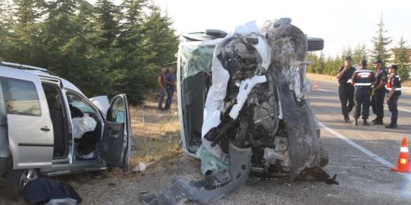 Eskişehir'de feci kaza: 2 ölü, 2 yaralı