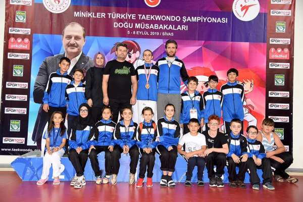 Minikler Türkiye Taekwondo Şampiyonası Değer, üçüncü oldu 