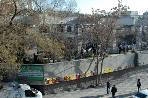 Ankara’da onlarca liseli tekme tokat birbirine girdi 