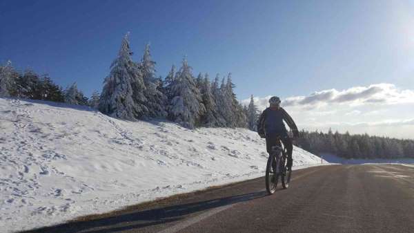 Mill bisikletçi kardeşler zorlu hava koşullarında yeni müsabakalara hazırlanıyor - Eskişehir haber