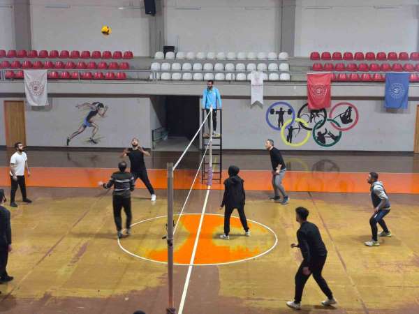 Diyadin'de kurumlar arası voleybol turnuvası