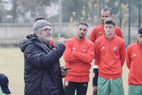 Karşıyaka'da Mustafa Reşit Akçay dönemi sona erdi