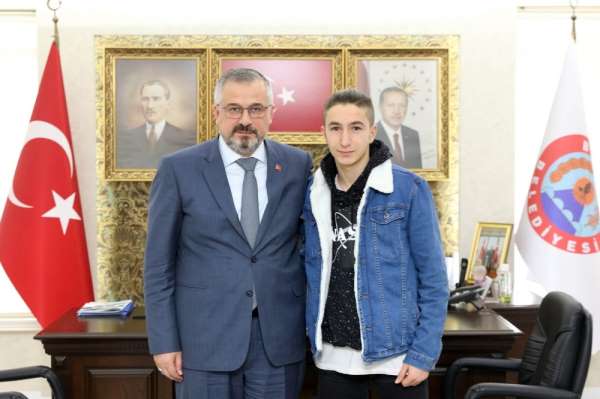 Başkan Kılıç, milli davet alan Selçuk'a başarılar diledi