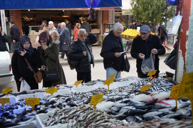 Samsun'da kilosu 30 TL'ye satılan balıklara ilgi yok denecek kadar az