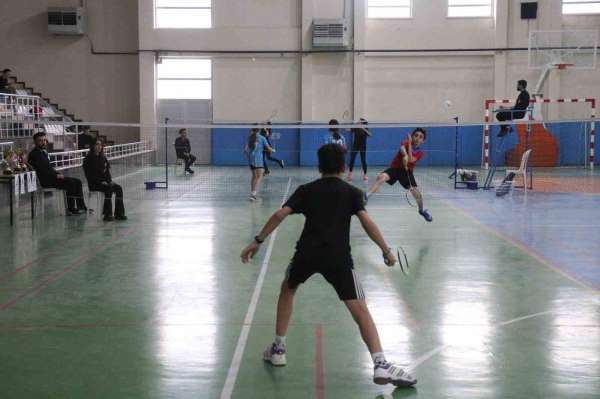 Sivas'ta badminton rüzgarı esti
