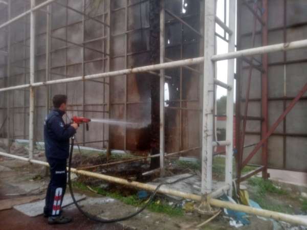 Antalyaspor Hasan Subaşı tesisleri sahasındaki yangın korkuttu 