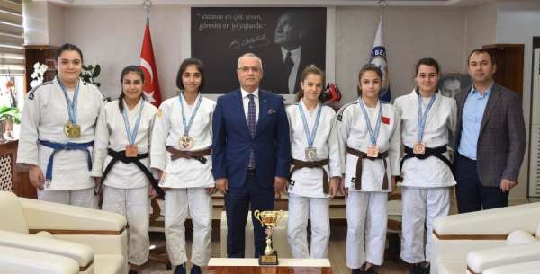Başkan Kayda, başarılı judocuları ağırladı 