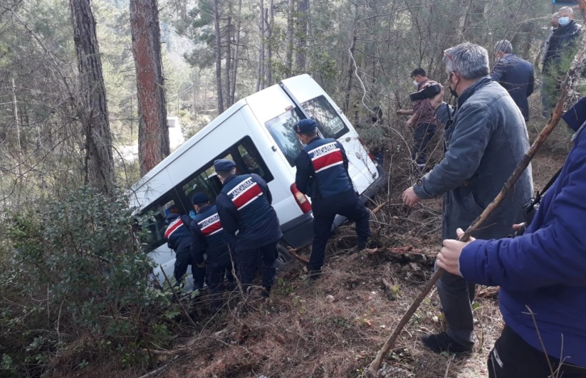 Samsun'da işçileri taşıyan minibüs kaza yaptı! Çok sayıda yaralı