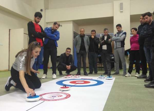 Diyarbakır'da ilk defa yapılan 'Floor Curling' hakemlik kursu tamamlandı