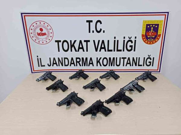 Tokat'ta kaçak silah operasyonu: 10 tabanca ele geçirildi