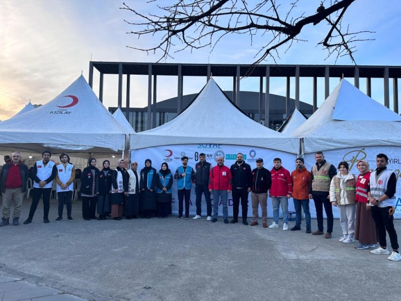 Samsun'da iftar çadırı ihtiyaç sahiplerine kucak açıyor