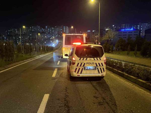 Başakşehir'de 'yol verme' kavgası: Otobüs şoförünü bıçaklayıp kaçtı