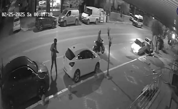 İzmir'de iş yerine tüfekle saldırı kamerada: 2 tutuklama