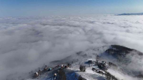 Ordu'da sis bulutları bir ilçeyi kapladı